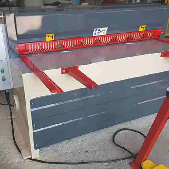 LRGM 1550 x 3mm Rediktörlü Giyotin Makas - Guillotine Machines