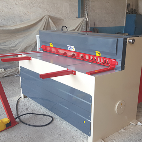 LRGM 1550 x 3mm Rediktörlü Giyotin Makas - Guillotine Machines