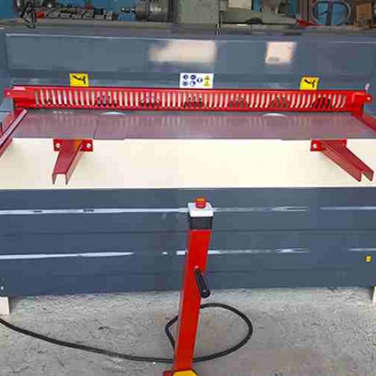 LRGM 1550 x 3mm Rediktörlü Giyotin Makas - Guillotine Machines