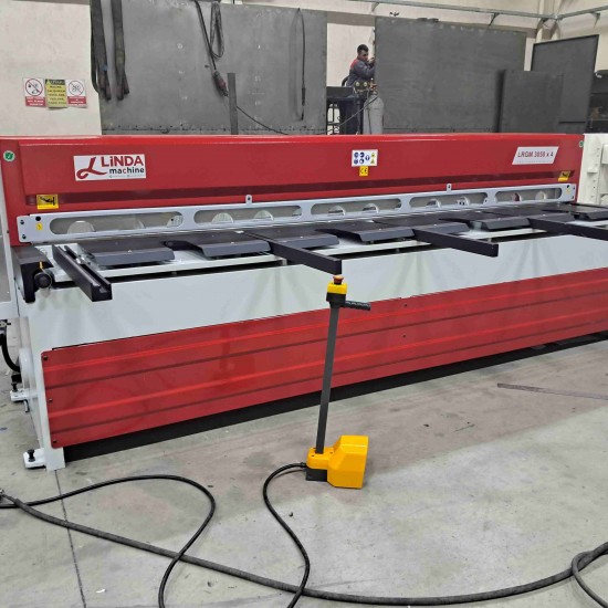 LRGM 3050 x 4mm  NC Kontrollü Rediktörlü Giyotin Makas LİNDA MACHİNE - Guillotine Machines
