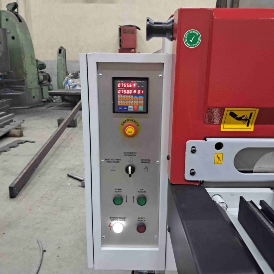 LRGM 3050 x 4mm  NC Kontrollü Rediktörlü Giyotin Makas LİNDA MACHİNE - Guillotine Machines