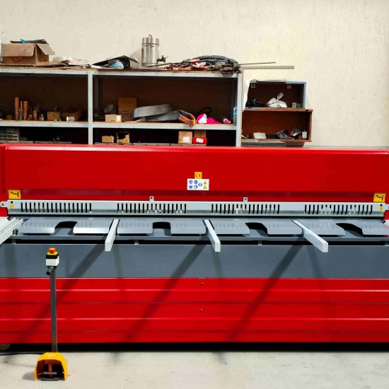 LRGM 3050 x 3,0mm Önden ve Arkadan Düşürmeli Rediktörlü Giyotin Makas - Guillotine Machines
