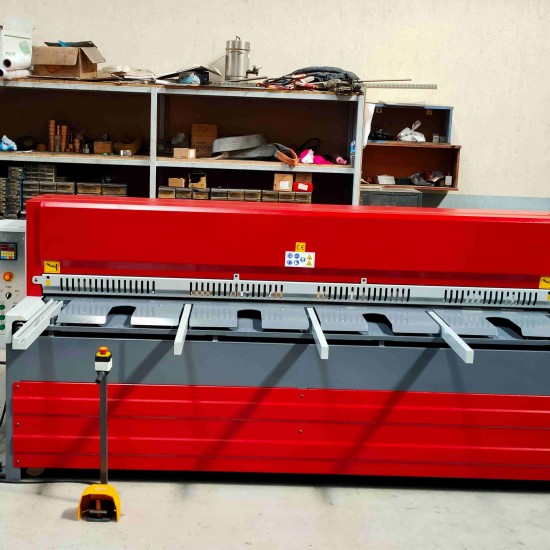 LRGM 3050 x 3,0mm Önden ve Arkadan Düşürmeli Rediktörlü Giyotin Makas - Guillotine Machines