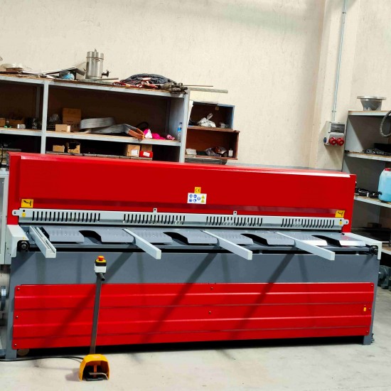LRGM 3050 x 3,0mm Önden ve Arkadan Düşürmeli Rediktörlü Giyotin Makas - Guillotine Machines
