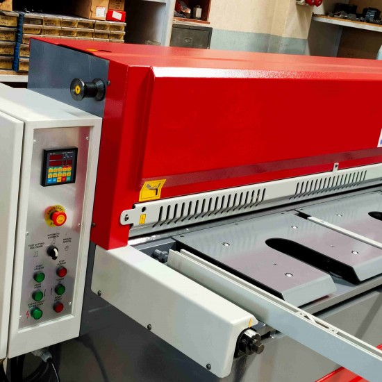 LRGM 3050 x 3,0mm Önden ve Arkadan Düşürmeli Rediktörlü Giyotin Makas - Guillotine Machines