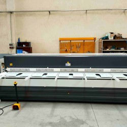 LRGM 4050 x 4mm Rediktörlü Nc Kontrollü 750mm LİNDA Machine Marka Giyotin Makas