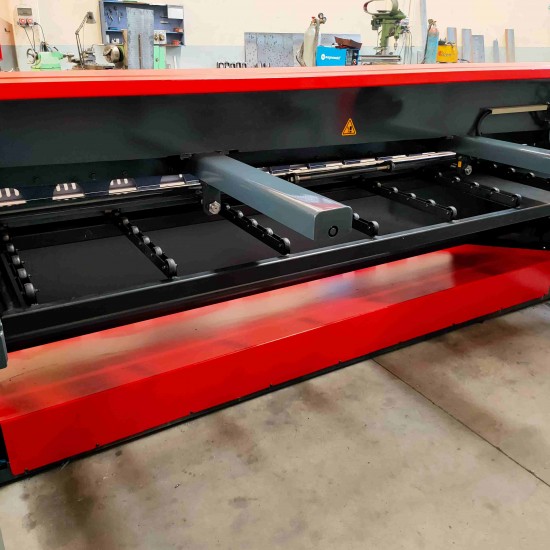 LRGM 3050 x 3mm Rediktörlü Nc Kontrollü 750mm LİNDA Machine Giyotin Makas