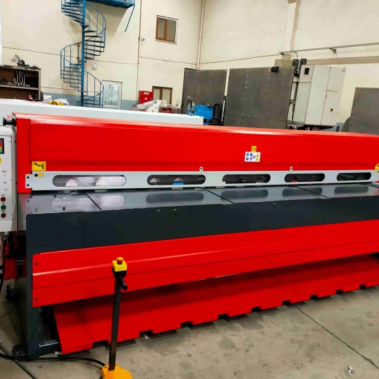 LRGM 3050 x 3mm Rediktörlü Nc Kontrollü 750mm LİNDA Machine Giyotin Makas